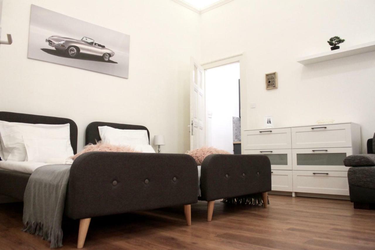 City Center Apartman - Weidlich Palace - Мишкольц Экстерьер фото